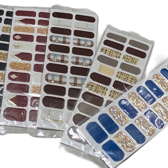 Nail Stickers Assorted Designs 10 Pieces - Picture 6 of 7